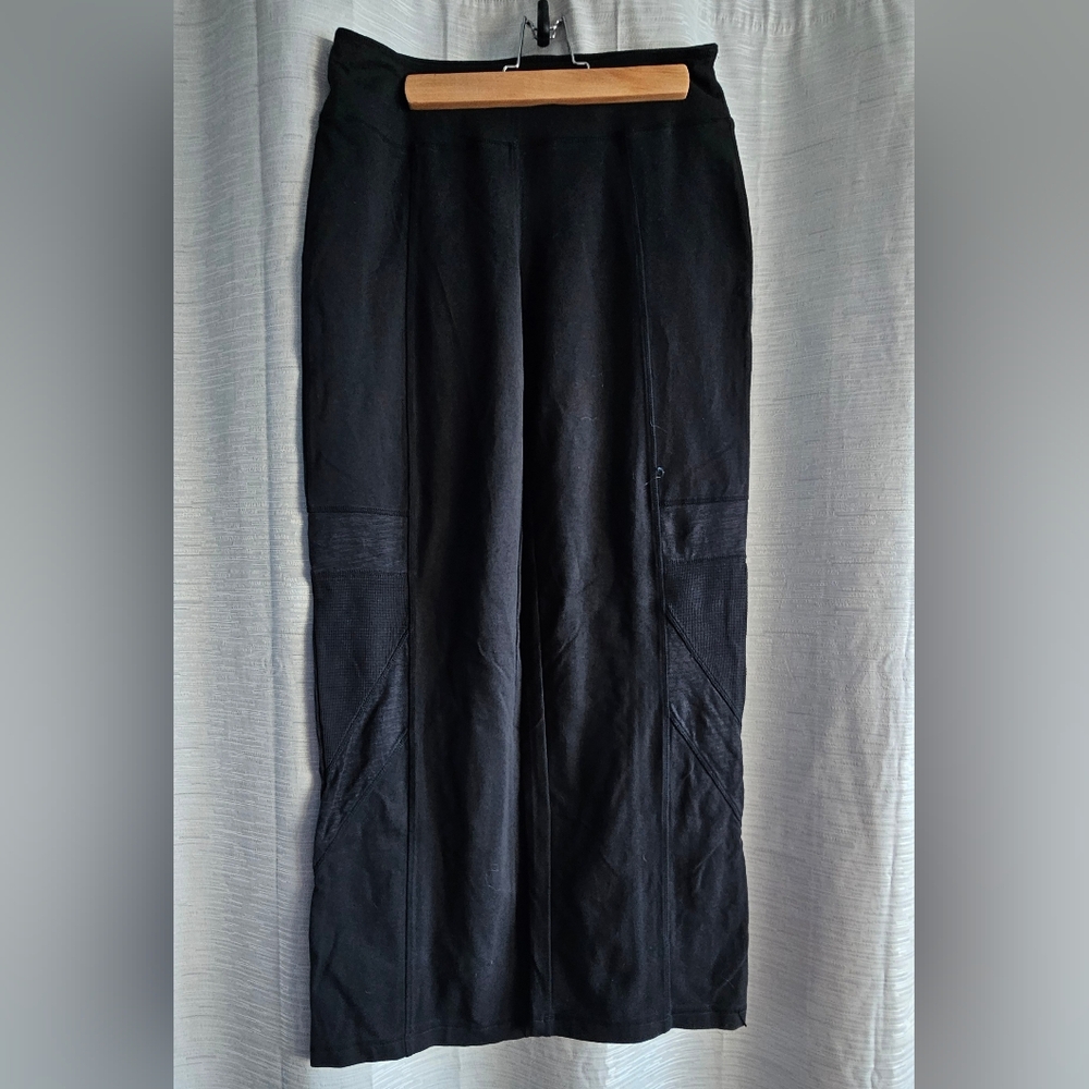 Neon Buddha Ladie's Black Yoga Pants